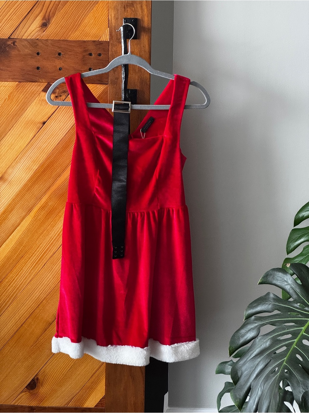 Women’s Santa Christmas Costume Dress Red White M Fits S/M NWT